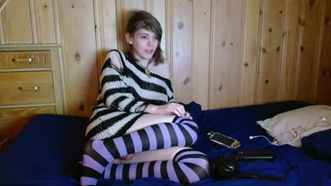 Snapshot of femboyflowers chatting on February 2025 02:47:02 PM femboyflowers online show from February 2025 02:47:02 PM