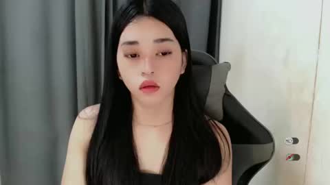 Snapshot of femylove chatting on February 2025 09:54:01 AM YOUR BEAUTIFUL ASIANFHEMY online show from February 2025 09:54:01 AM