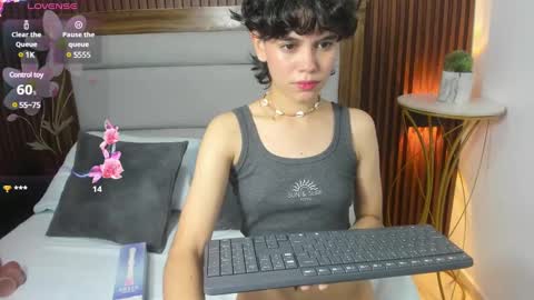 Snapshot of fernanda_indie chatting on December 2024 09:05:01 PM F E R N A N D A online show from December 2024 09:05:01 PM