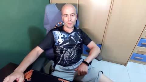 Snapshot of fernandez83 chatting on May 2026 09:19:01 PM fernandez83 online show from May 2026 09:19:01 PM