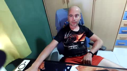 Snapshot of fernandez83 chatting on June 2026 06:51:01 PM fernandez83 online show from June 2026 06:51:01 PM