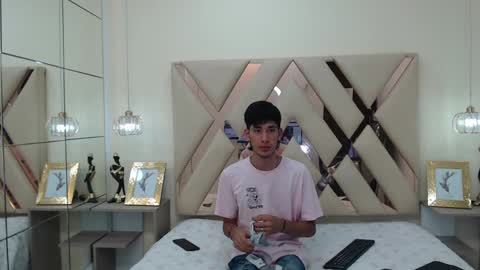 FER PHOENIX online show from February 2025 11:01:02 AM