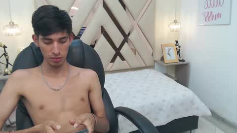 FER PHOENIX online show from February 2025 10:22:01 AM