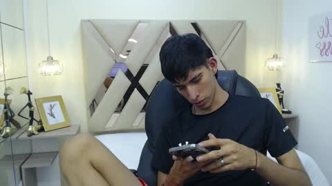 FER PHOENIX online show from March 2025 03:16:01 AM