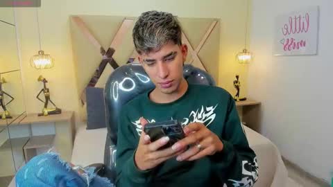 FER PHOENIX online show from November 2025 03:17:01 AM