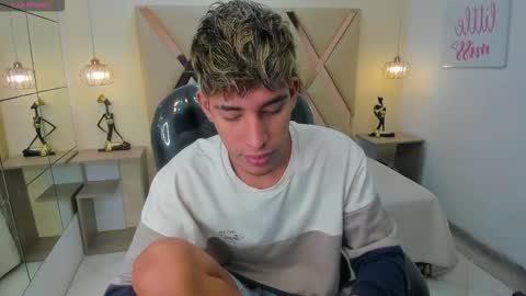 FER PHOENIX online show from December 2025 03:36:02 AM