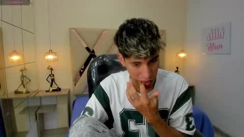 FER PHOENIX online show from February 2026 04:33:02 AM