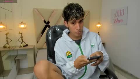 FER PHOENIX online show from March 2026 03:33:02 AM