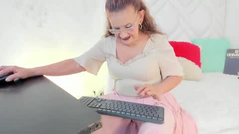Snapshot of ferrimature chatting on May 2026 08:07:01 PM Marcela online show from May 2026 08:07:01 PM