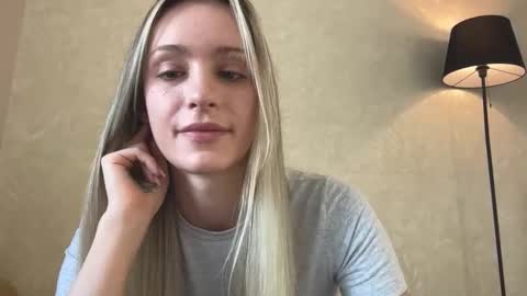 Lisa online show from September 2025 05:01:02 AM