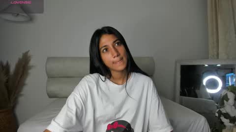 Freyja  online show from September 2025 12:48:02 AM