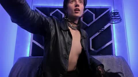   online show from February 2025 03:32:02 PM