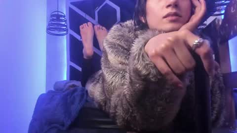   online show from March 2025 06:00:01 PM