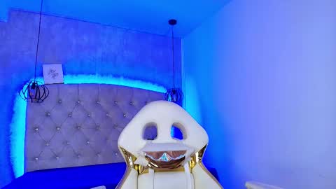   online show from October 2025 12:08:02 PM