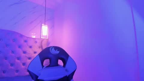   online show from April 2026 12:00:02 PM