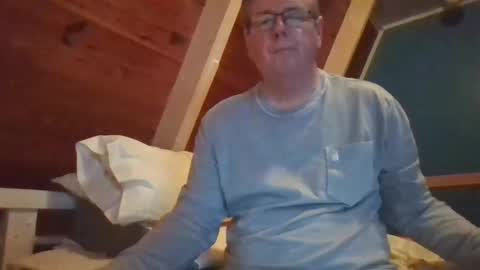 Snapshot of finderfiner chatting on March 2025 08:27:01 AM finderfiner online show from March 2025 08:27:01 AM