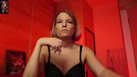 Lady online show from March 2026 03:57:02 PM