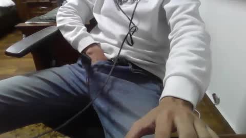 Snapshot of finn00441901094 chatting on January 2025 03:32:01 PM finn online show from January 2025 03:32:01 PM