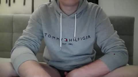 Finn online show from November 2025 07:34:02 PM