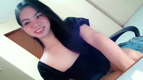 Snapshot of fionie_xxx chatting on June 2026 11:04:02 AM FIONA online show from June 2026 11:04:02 AM