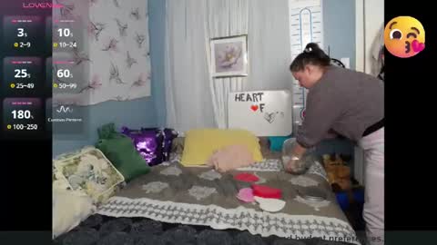 Fionna online show from November 2025 06:09:02 PM