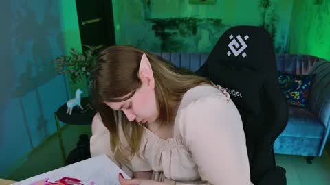 fiora online show from February 2025 06:02:02 PM