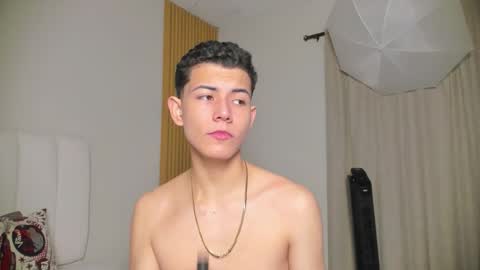 Nicolas online show from November 2025 12:53:01 PM