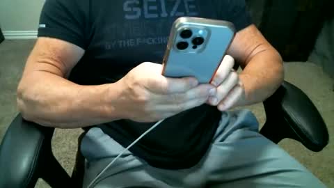 fitguy40 online show from November 2025 07:16:02 PM