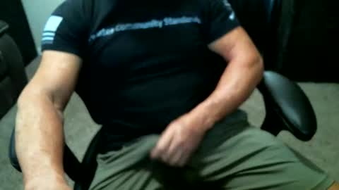 fitguy40 online show from April 2026 08:43:01 PM