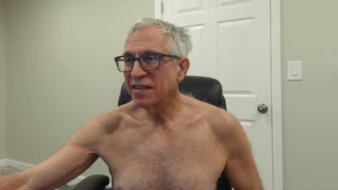 Snapshot of fitman999 chatting on December 2024 08:36:01 PM Jon online show from December 2024 08:36:01 PM