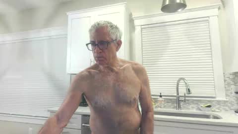 Snapshot of fitman999 chatting on May 2026 02:06:01 AM Jon online show from May 2026 02:06:01 AM