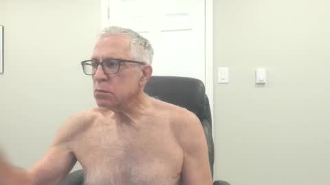Snapshot of fitman999 chatting on May 2026 01:40:02 PM Jon online show from May 2026 01:40:02 PM