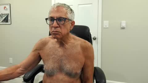 Snapshot of fitman999 chatting on June 2026 01:32:01 AM Jon online show from June 2026 01:32:01 AM