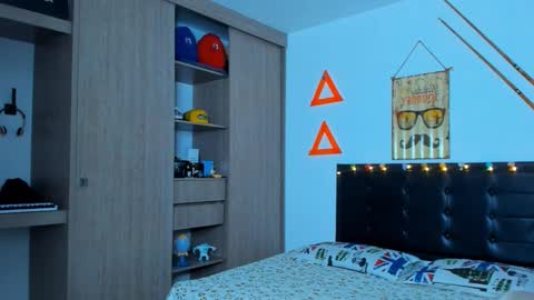 Elias Valencia online show from February 2025 09:22:02 AM