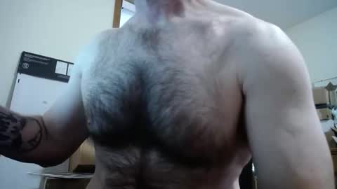 Snapshot of fitshow75 chatting on November 2025 12:40:02 PM Links in Bio below online show from November 2025 12:40:02 PM