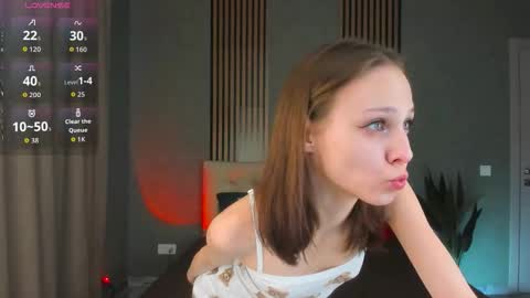 im Linda please give me thumbs up online show from January 2026 09:58:02 AM