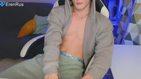 Snapshot of fixsicki chatting on December 2024 09:35:01 PM Eren.  online show from December 2024 09:35:01 PM