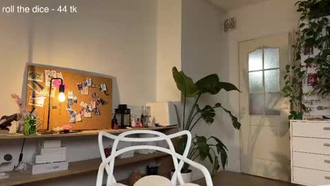 Snapshot of flaming_hotty chatting on February 2025 05:04:02 PM Eva online show from February 2025 05:04:02 PM