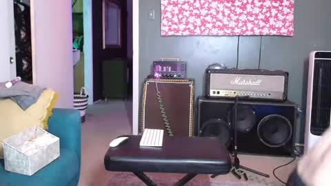 Flannel Dong online show from September 2025 10:20:02 AM