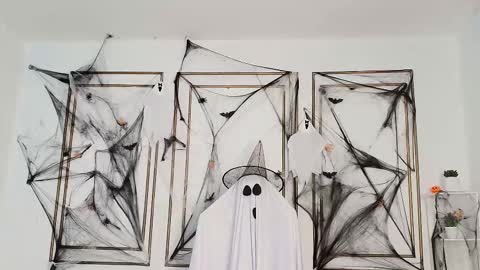 Flavia online show from October 2025 07:36:02 PM