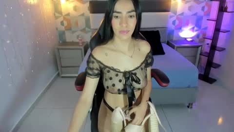   FLEUR   online show from February 2025 07:10:02 PM