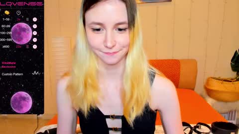 Snapshot of fleximona chatting on February 2025 11:42:02 AM FlexiMona online show from February 2025 11:42:02 AM