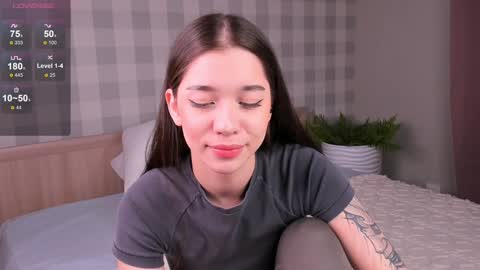 Emely  online show from January 2025 11:11:01 PM