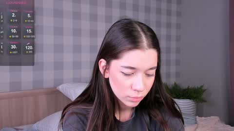 Emely  online show from January 2025 02:35:01 AM