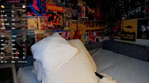 Emely  online show from March 2025 12:10:02 AM