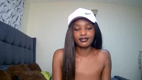 Snapshot of flirtyy_sheery chatting on December 2024 08:28:02 AM sheery online show from December 2024 08:28:02 AM