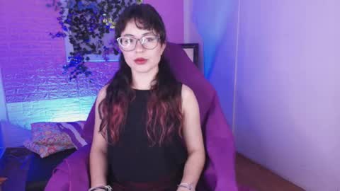 flora_blue online show from October 2025 12:05:02 PM