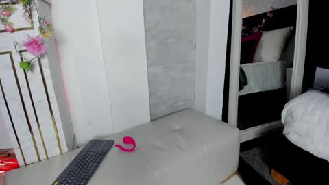 FLORA online show from April 2026 12:31:01 AM