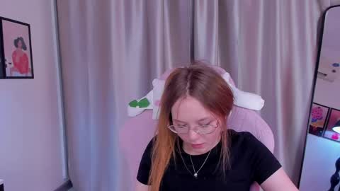Snapshot of floralarsson chatting on May 2026 04:23:01 PM hey there guys im Flora no not the one from WInx. But I love magical stuff and especially I love nature. I dont know I thin online show from May 2026 04:23:01 PM