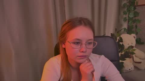 Snapshot of floralarsson chatting on June 2026 06:52:02 AM hey there guys im Flora no not the one from WInx. But I love magical stuff and especially I love nature. I dont know I thin online show from June 2026 06:52:02 AM